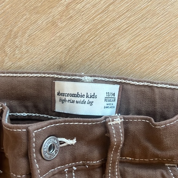 Abercrombie Kids High Rise Wide Leg Brown Pants - Picture 3 of 4